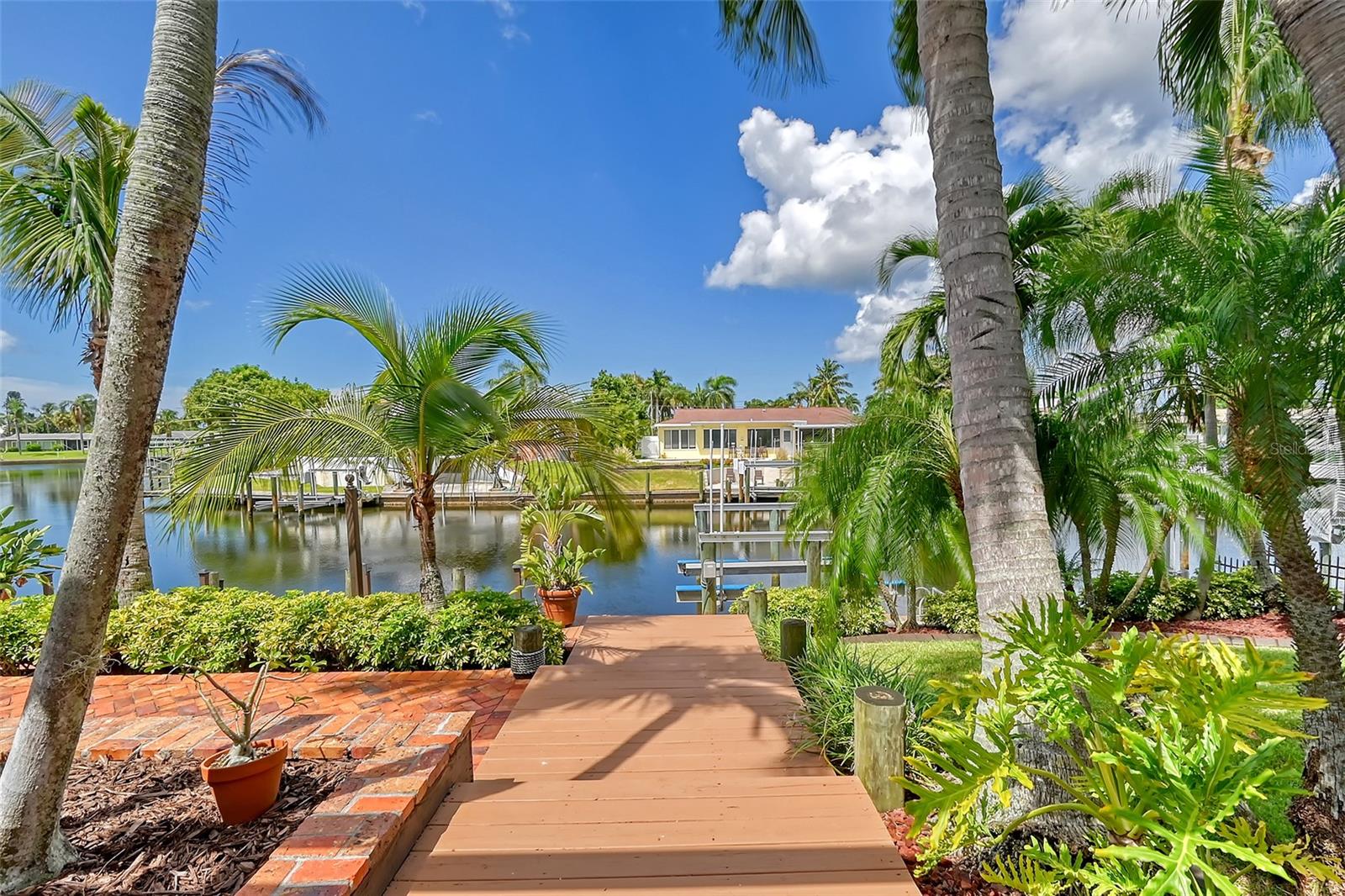 4532 MANGROVE POINT RD