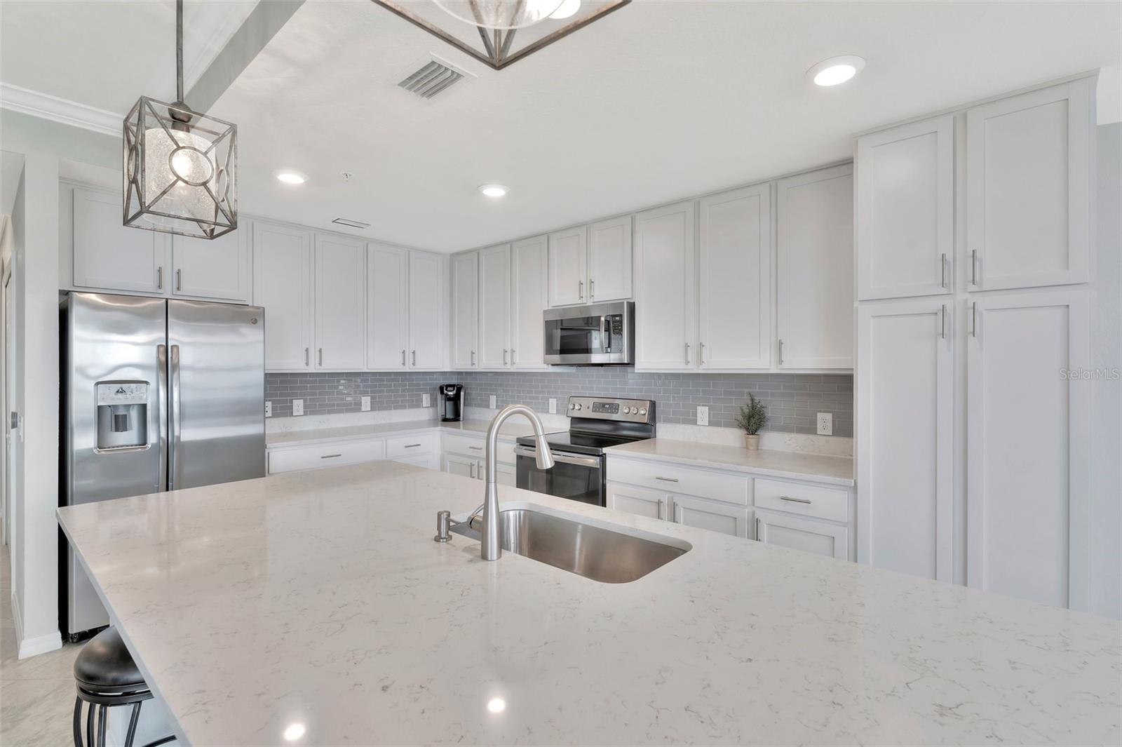 850 TIDEWATER SHORES LOOP #207