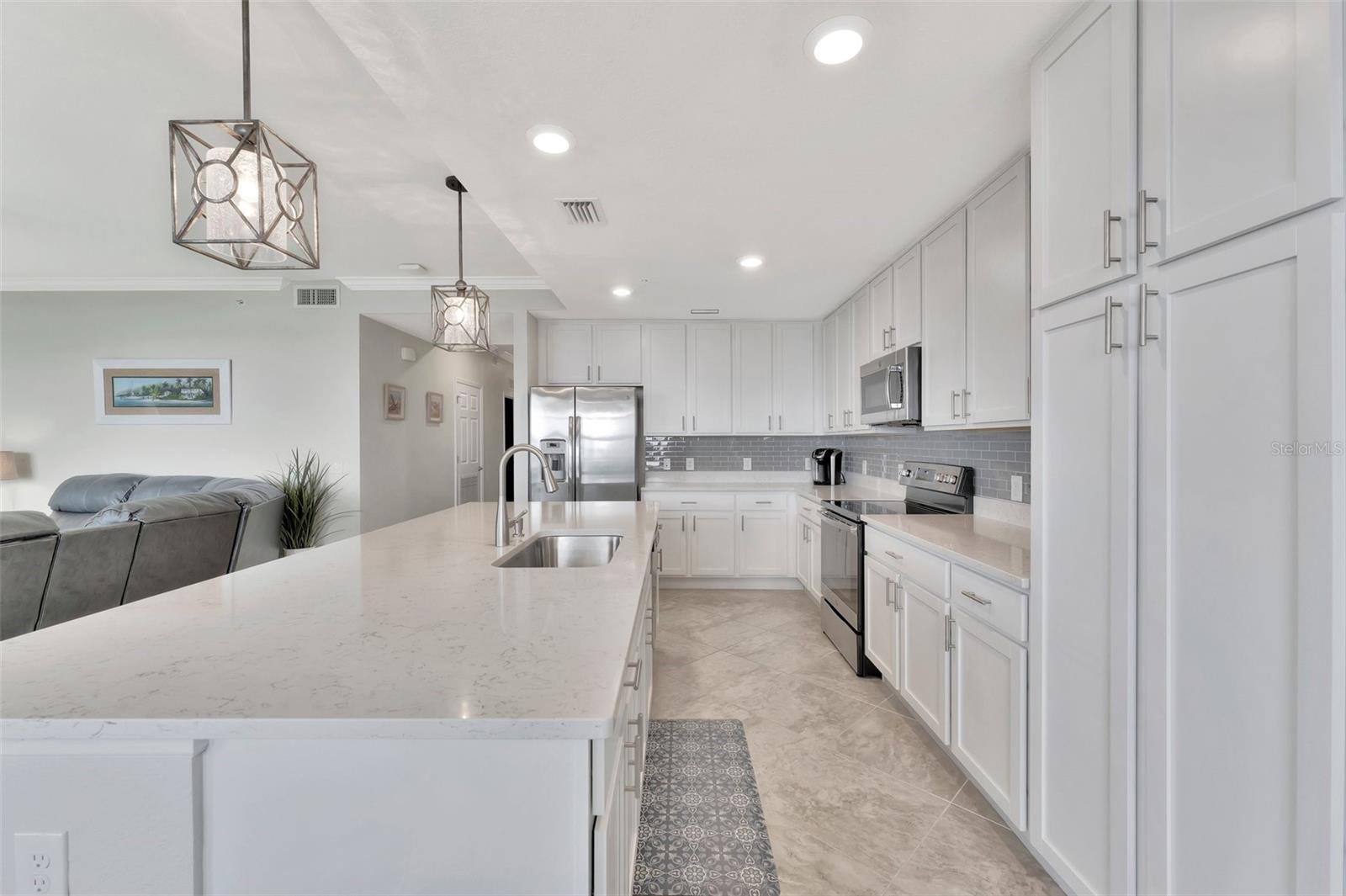 850 TIDEWATER SHORES LOOP #207