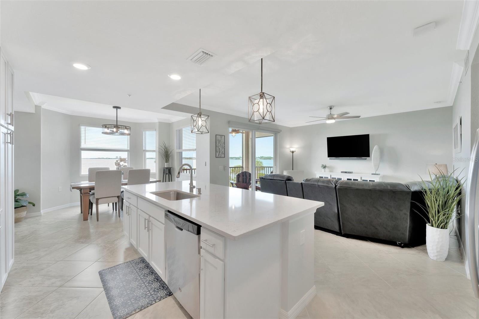 850 TIDEWATER SHORES LOOP #207