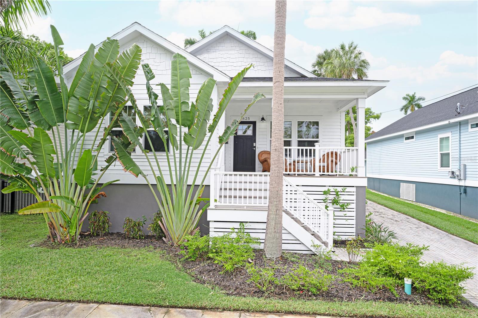 1625 8TH AVE W