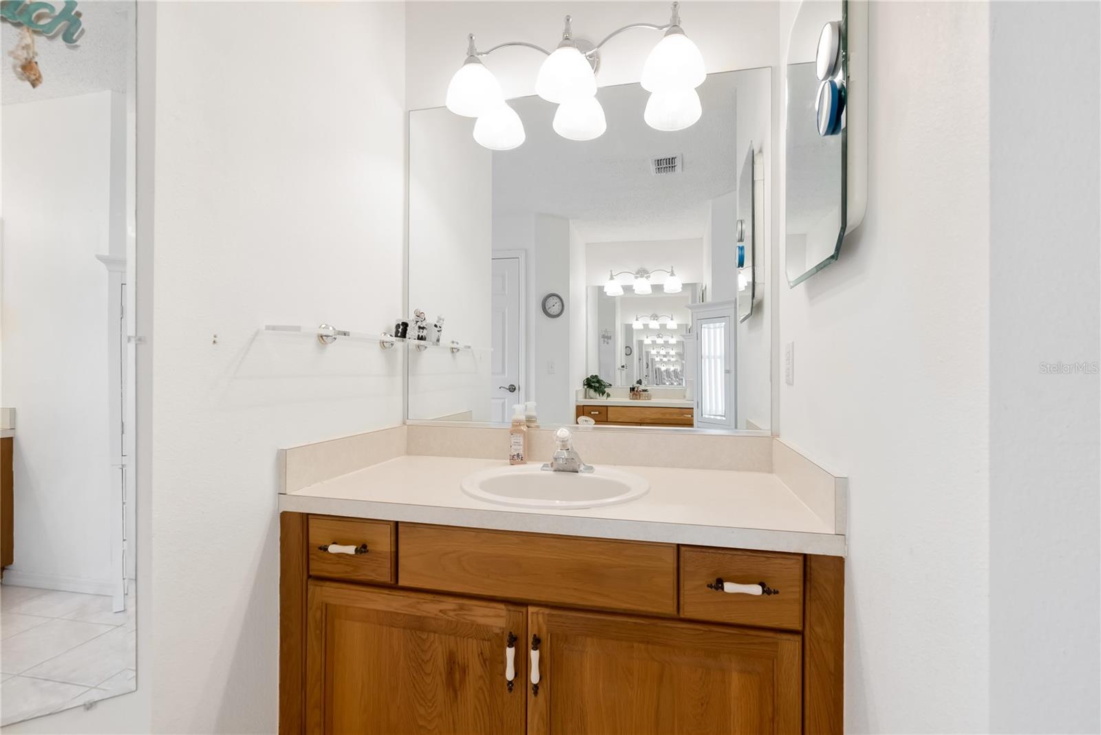 3805 GARDEN LAKES ESTATES DR