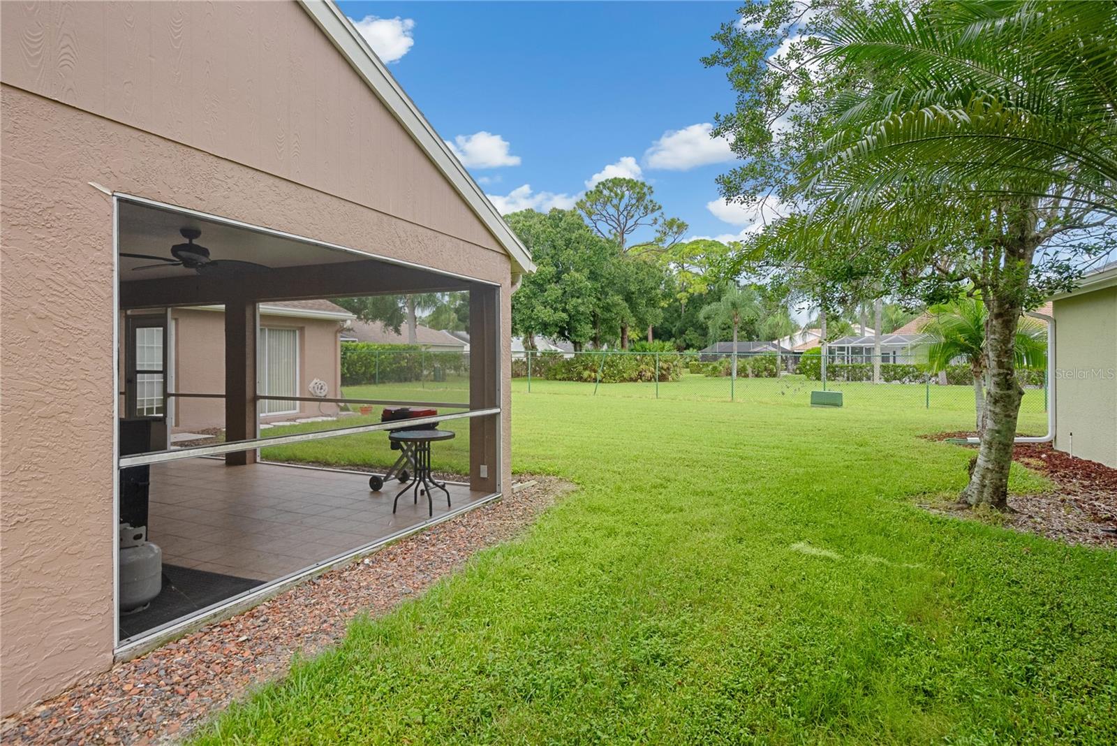 3805 GARDEN LAKES ESTATES DR