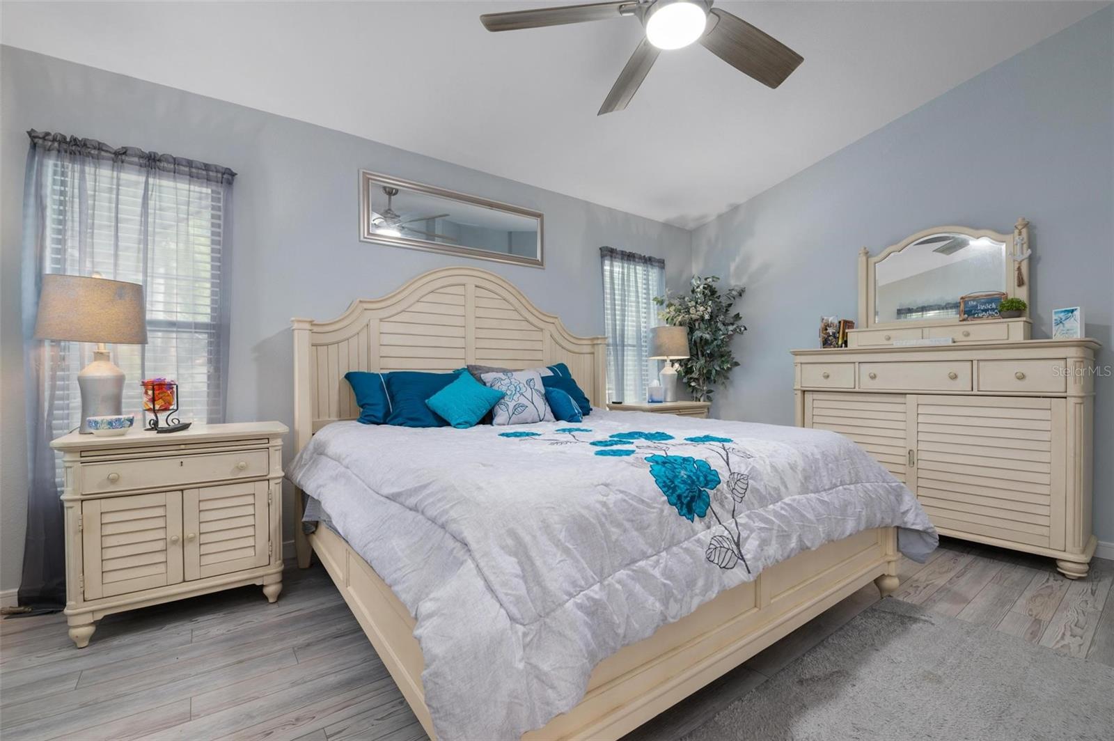 5933 SAN MICHELLE DR