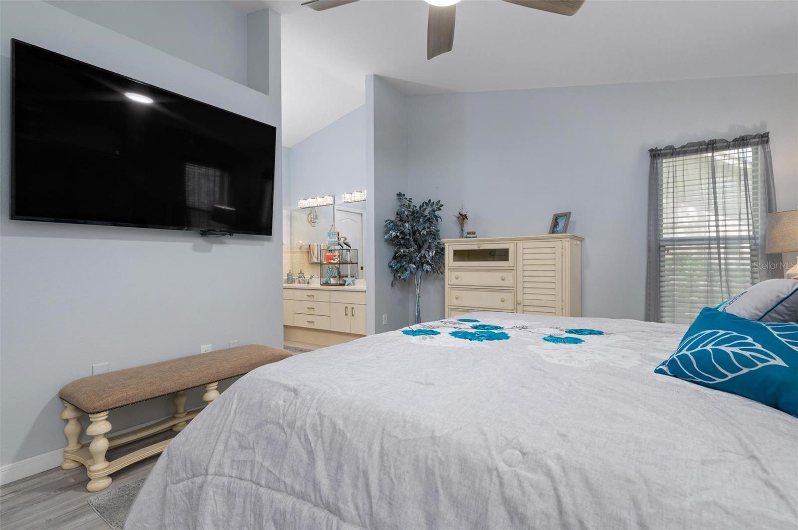 5933 SAN MICHELLE DR