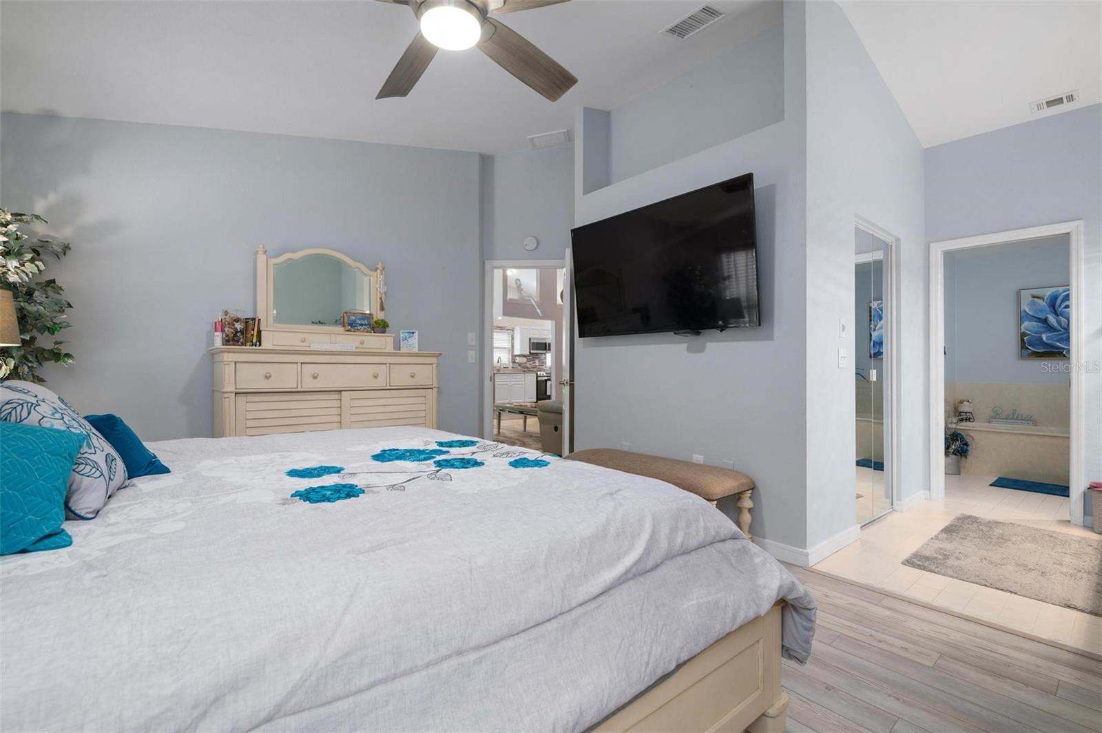 5933 SAN MICHELLE DR