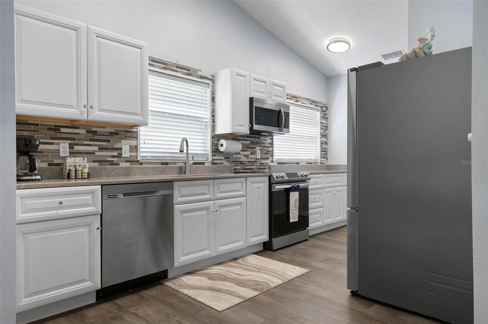 5933 SAN MICHELLE DR