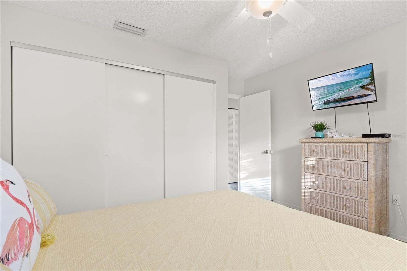 6250 HOLMES BLVD #67