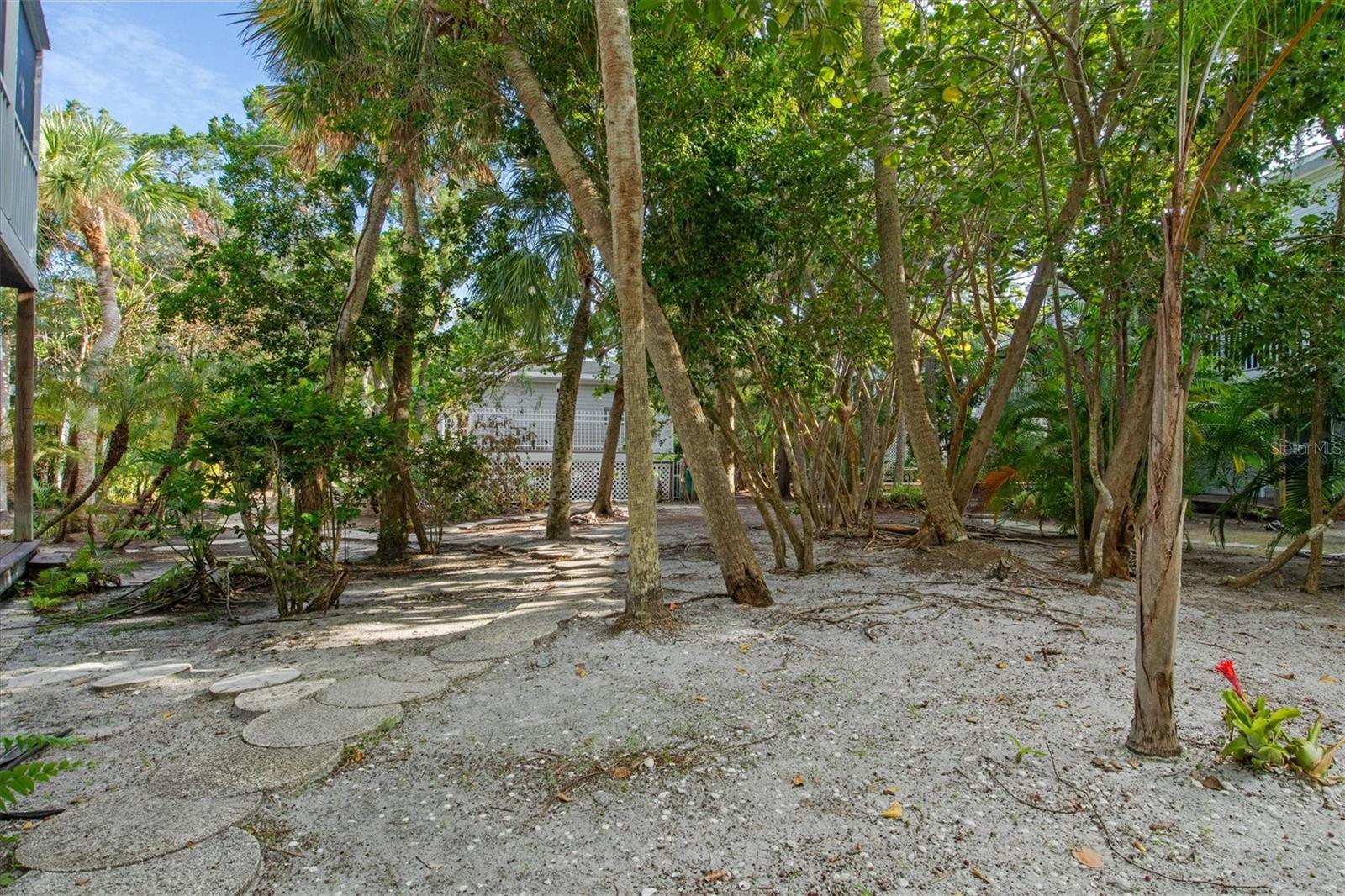 6250 HOLMES BLVD #67