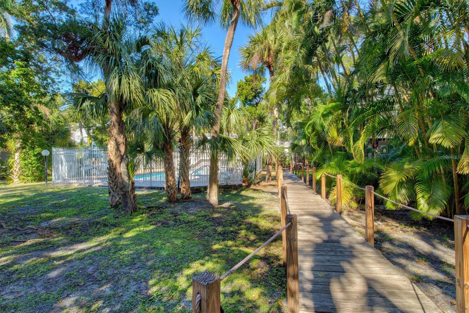 6250 HOLMES BLVD #67