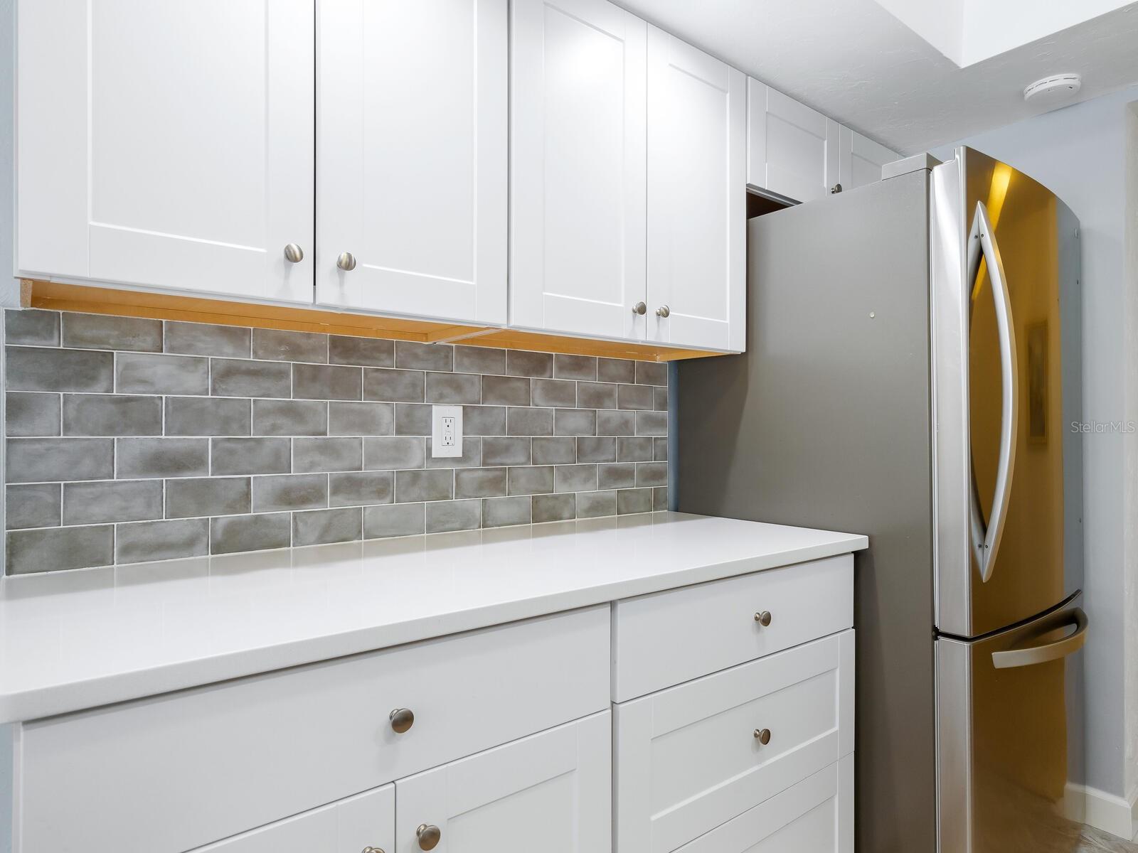 7916 MIDNIGHT PASS RD