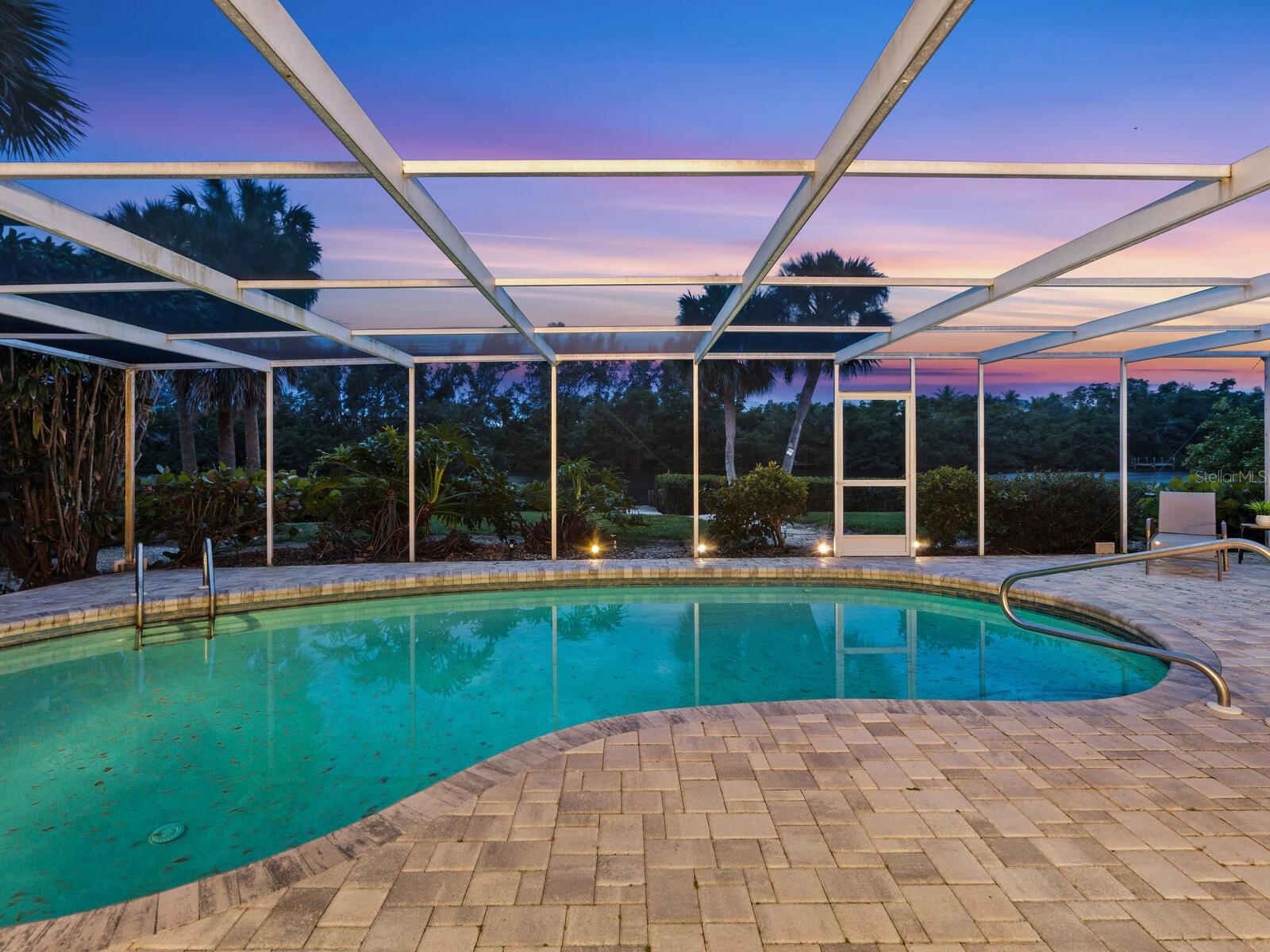 7916 MIDNIGHT PASS RD