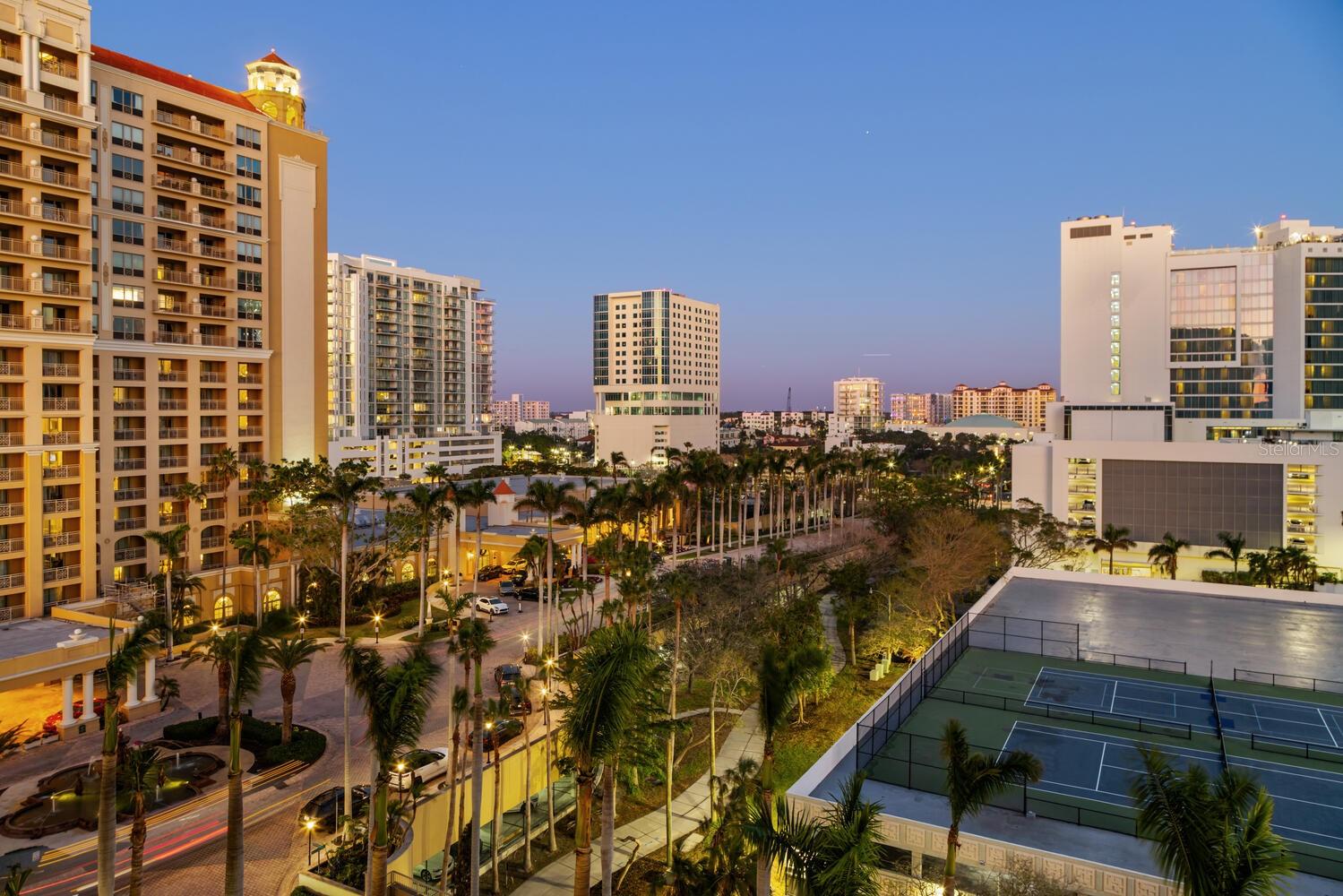 35 WATERGATE DR #804