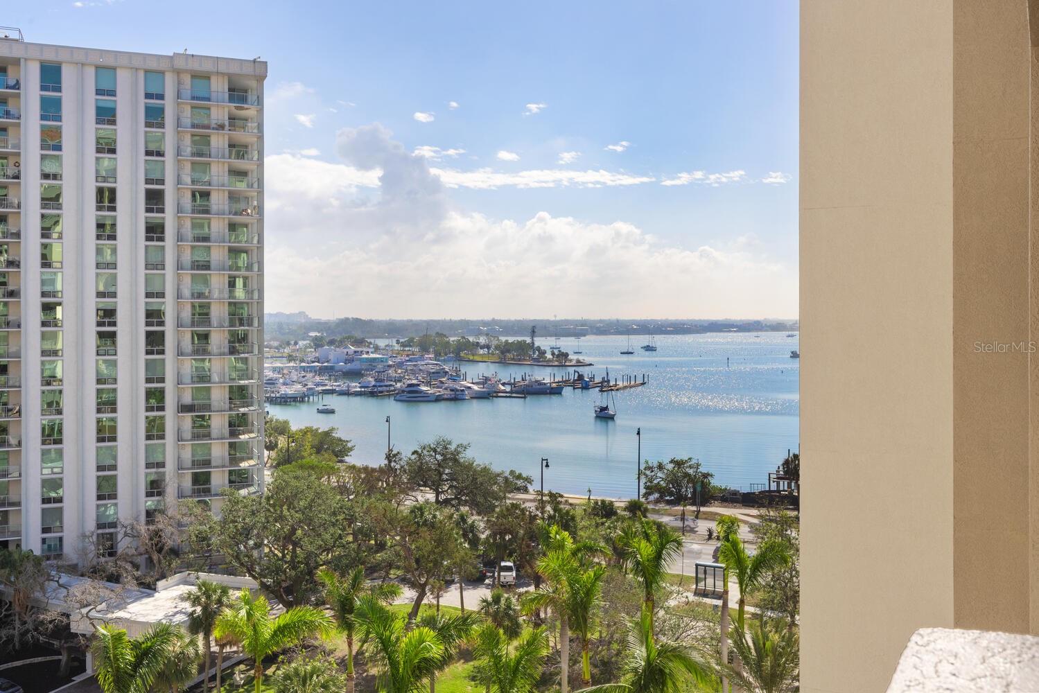 35 WATERGATE DR #804