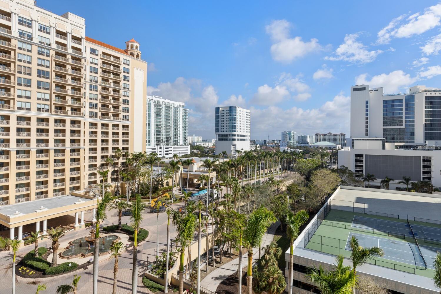 35 WATERGATE DR #804