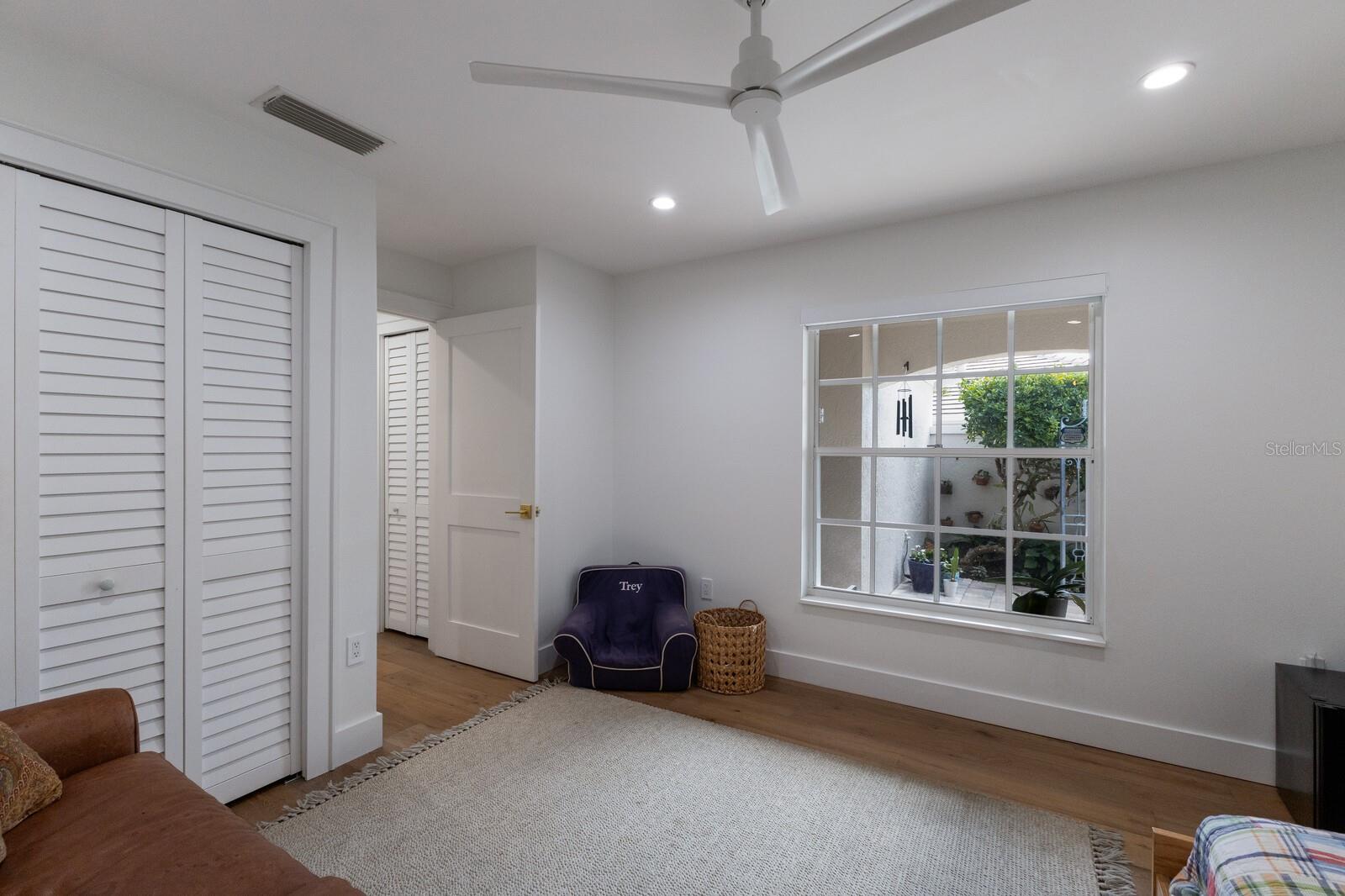 4004 OAKLEY GREENE #37