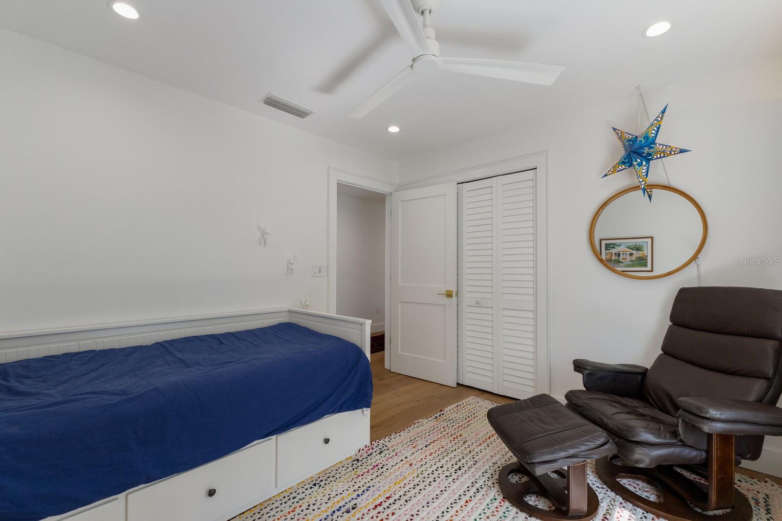 4004 OAKLEY GREENE #37