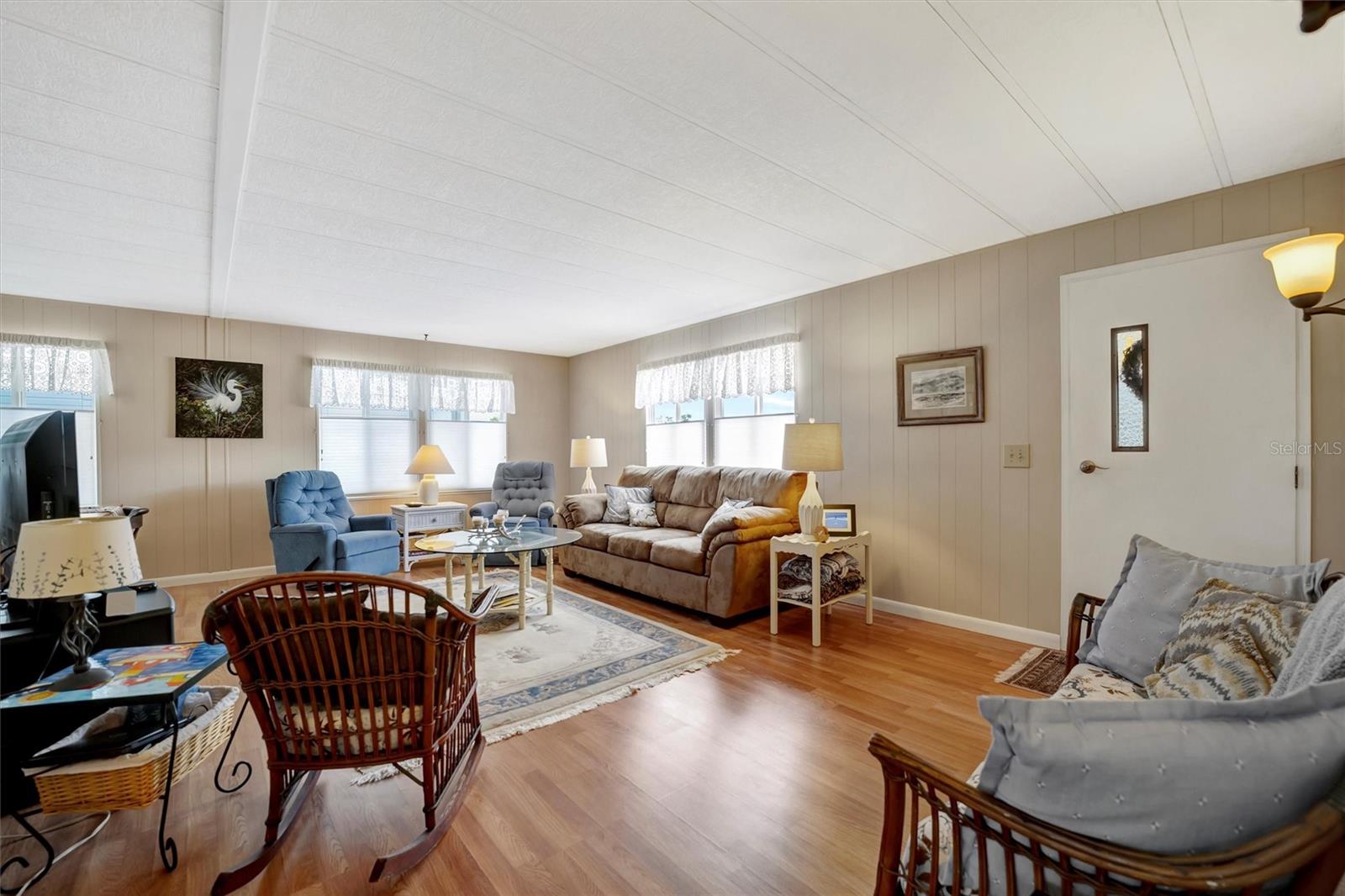 2107 PALMA SOLA BLVD #82