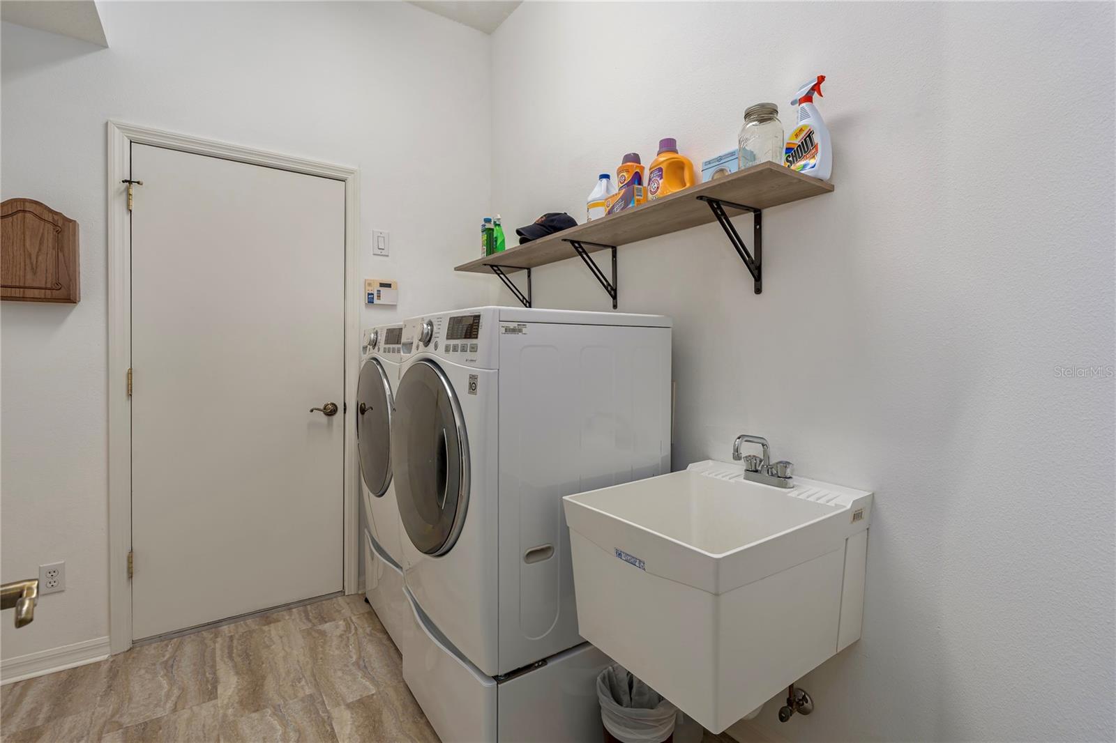 5911 LAUREL CREEK TRL