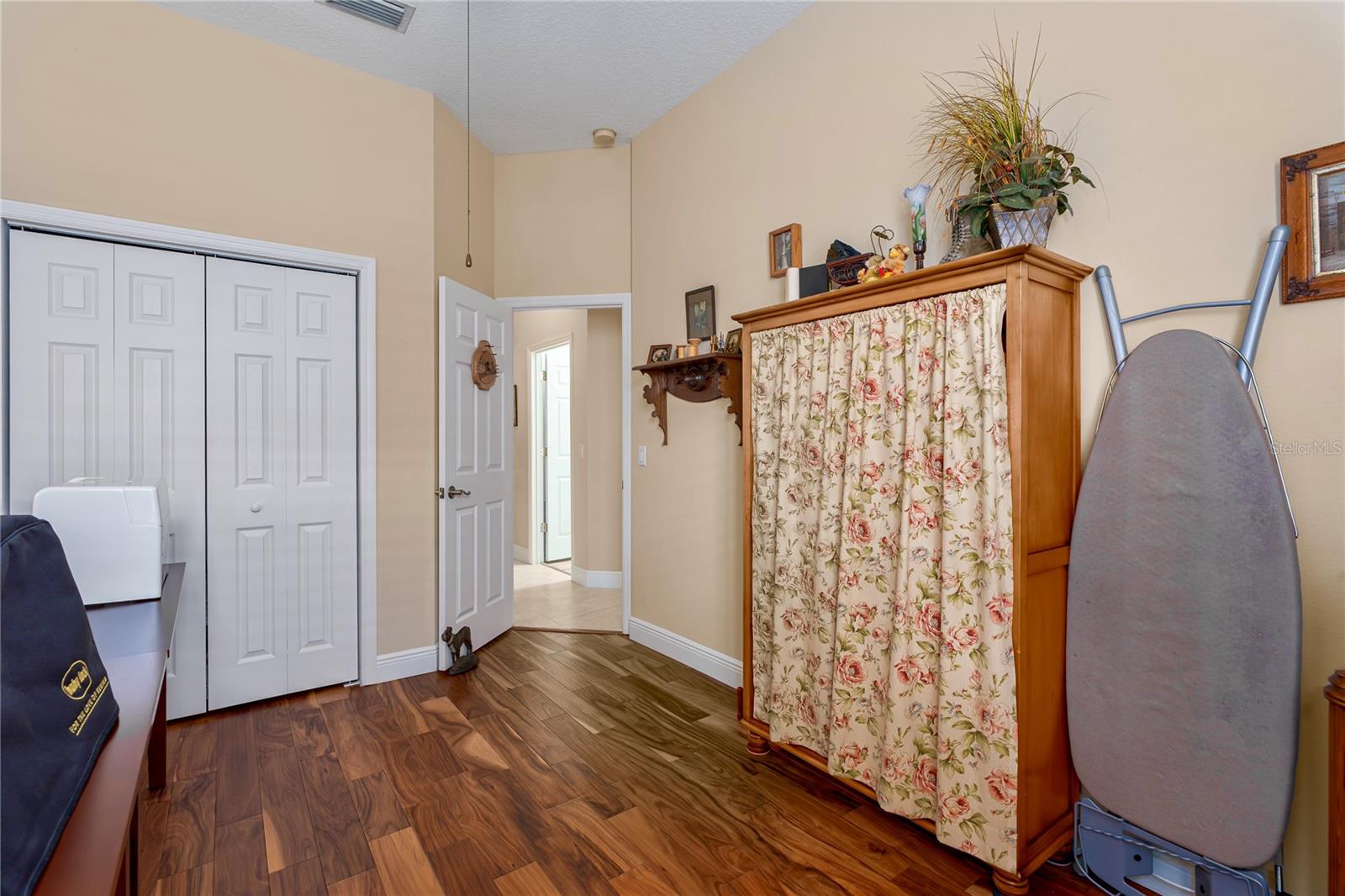 5911 LAUREL CREEK TRL