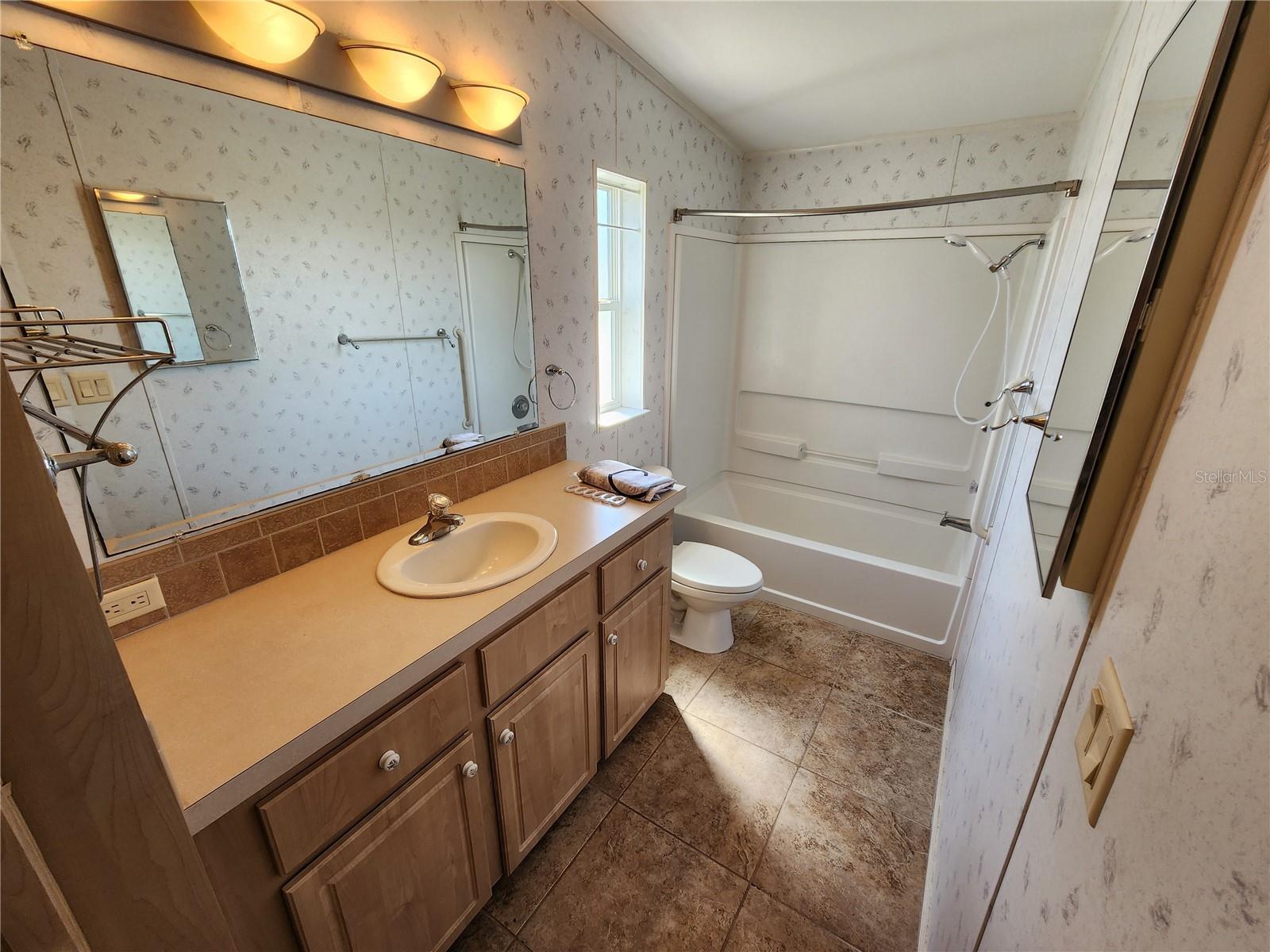 4923 5TH STREET CT W