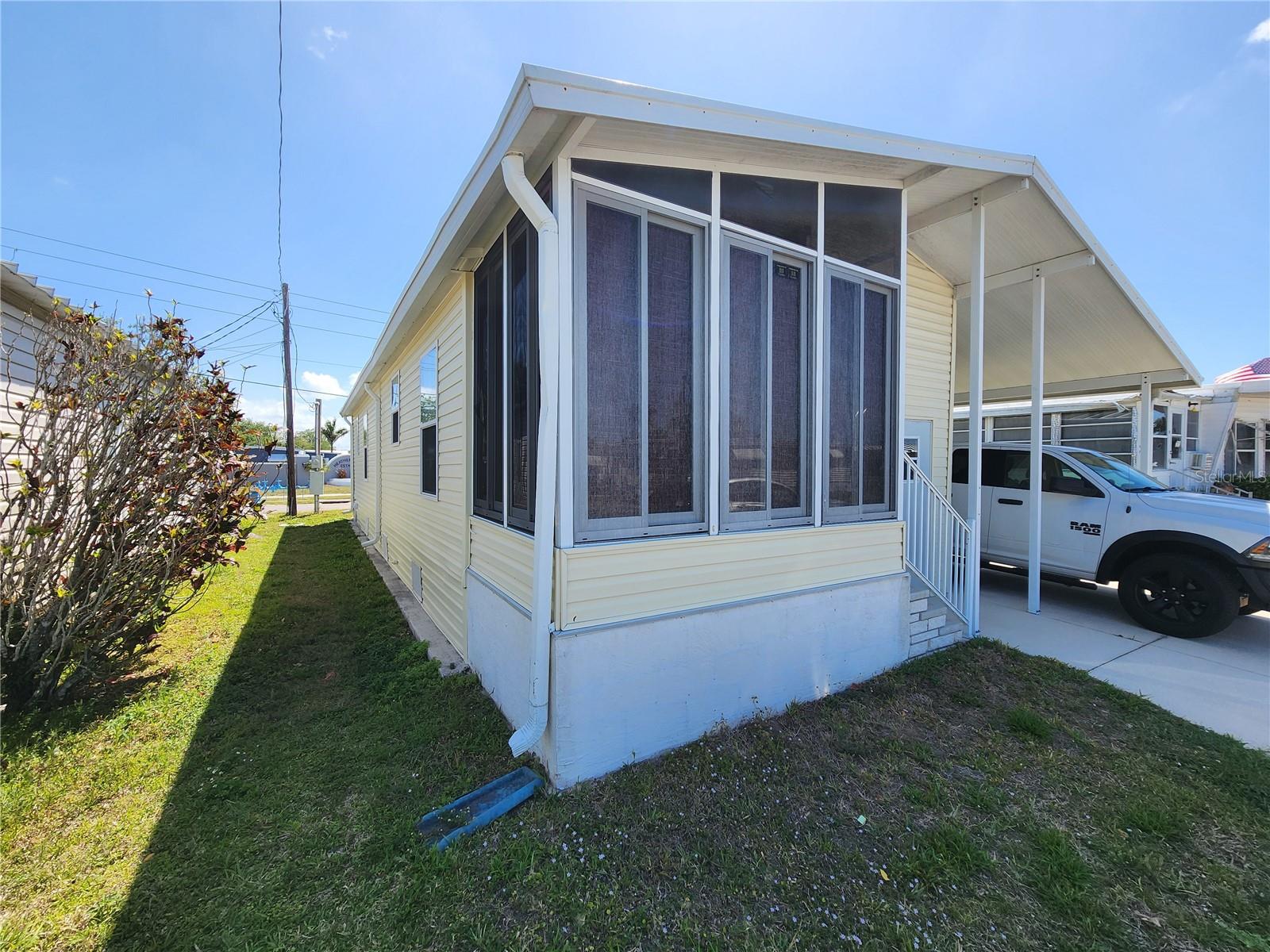 4923 5TH STREET CT W