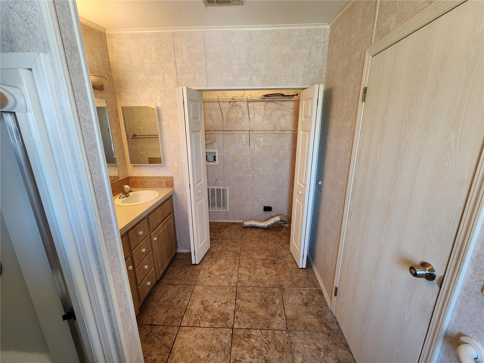 4923 5TH STREET CT W