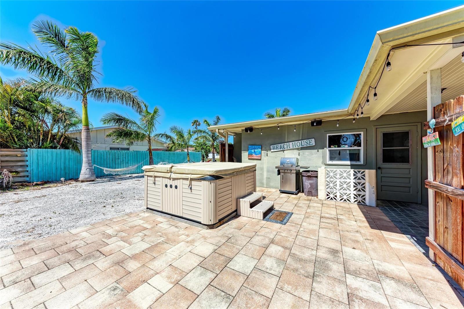 508 67TH AVENUE DR W