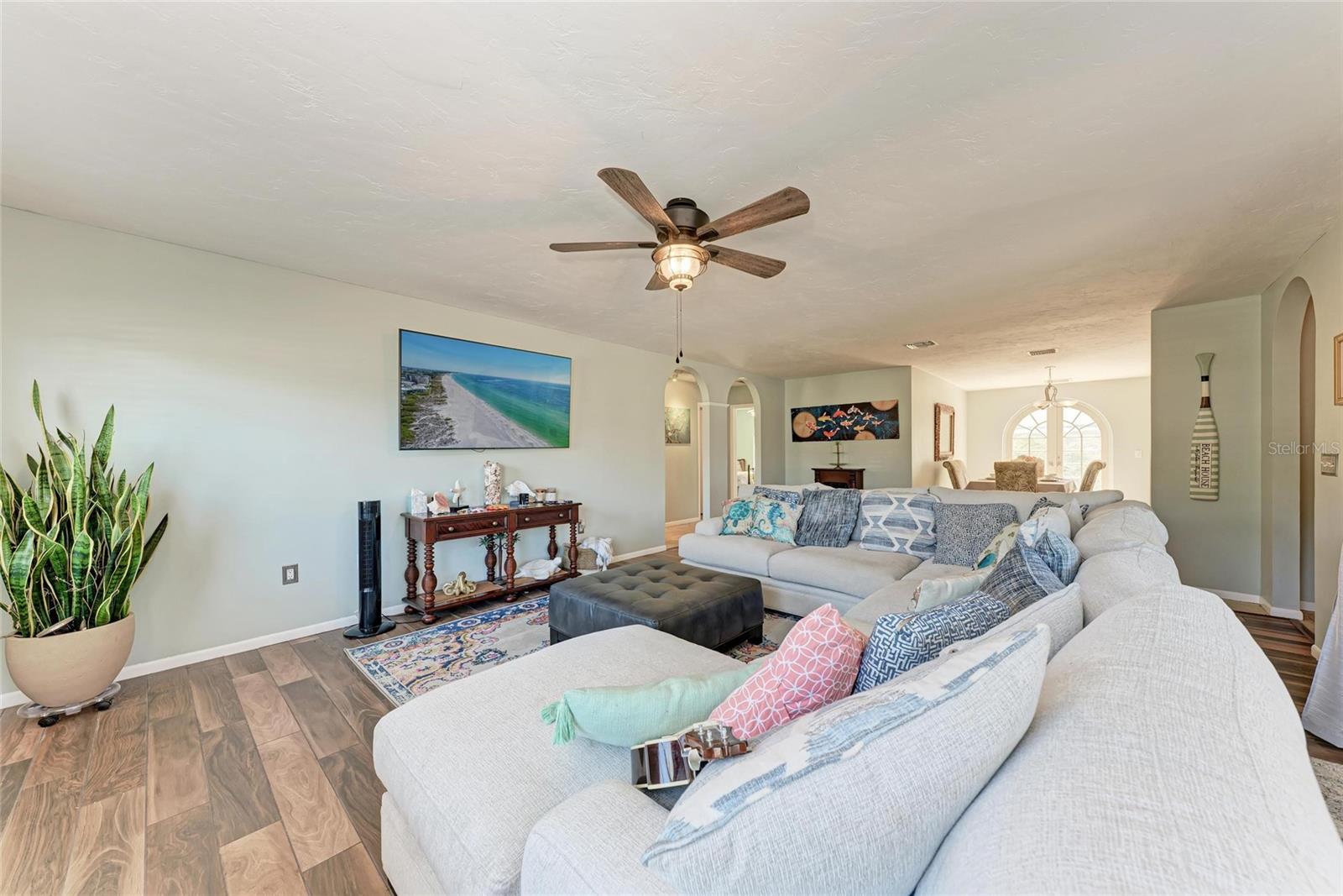 508 67TH AVENUE DR W