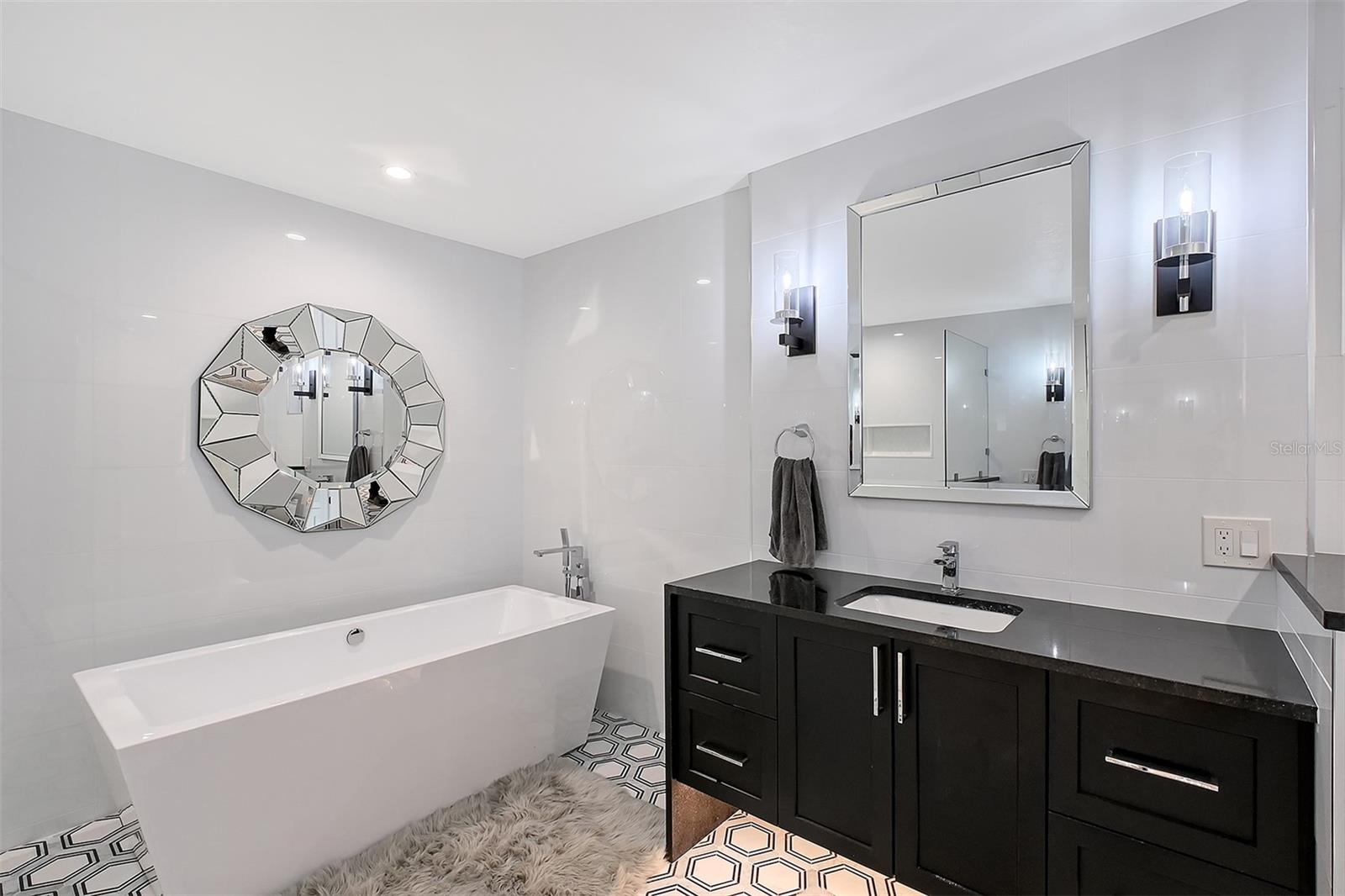 400 GOLDEN GATE PT #51 & 52