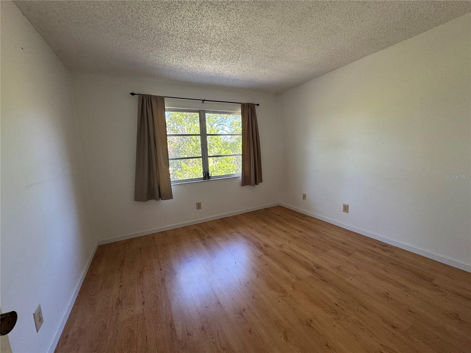 306 BARLOW AVE #77