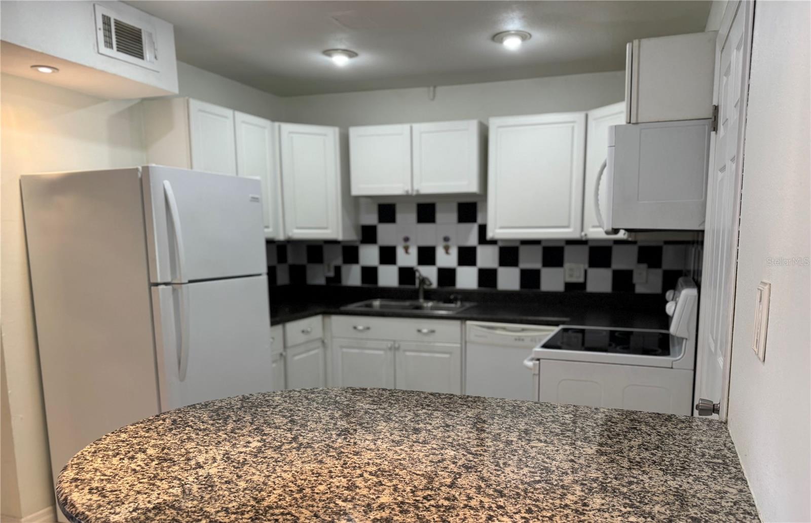 306 BARLOW AVE #77