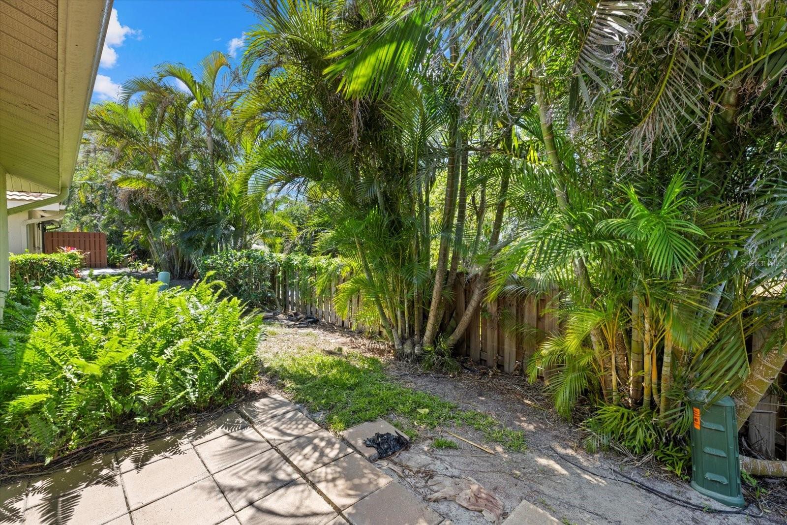 7205 WOOD CREEK DR #16