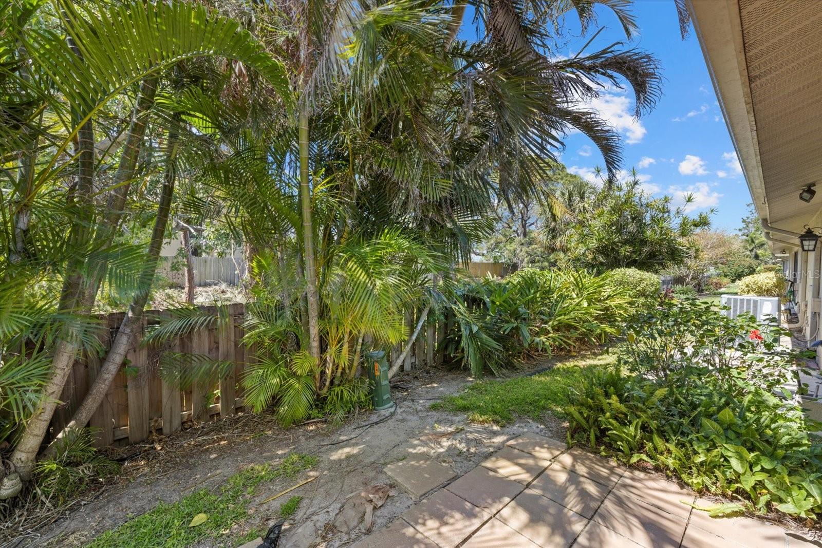 7205 WOOD CREEK DR #16