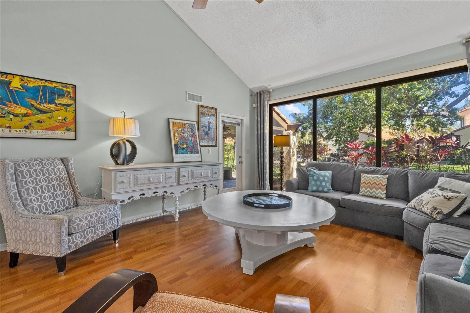 5346 HUNTINGWOOD CT #21