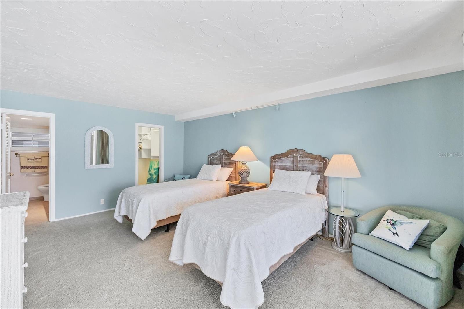 4401 GULF OF MEXICO DR #907