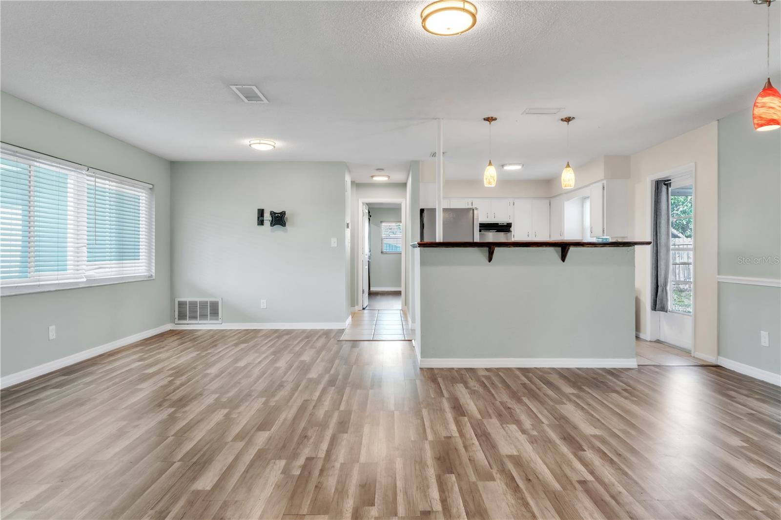 2705 20TH AVENUE DR W