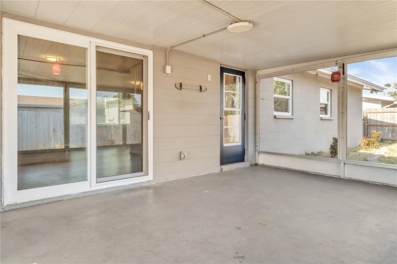 2705 20TH AVENUE DR W