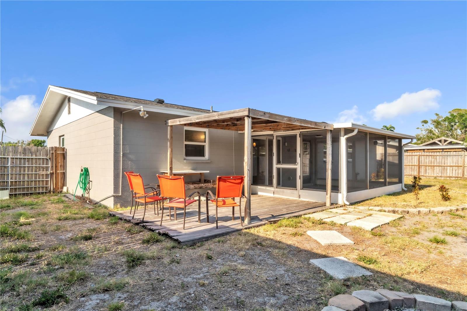 2705 20TH AVENUE DR W