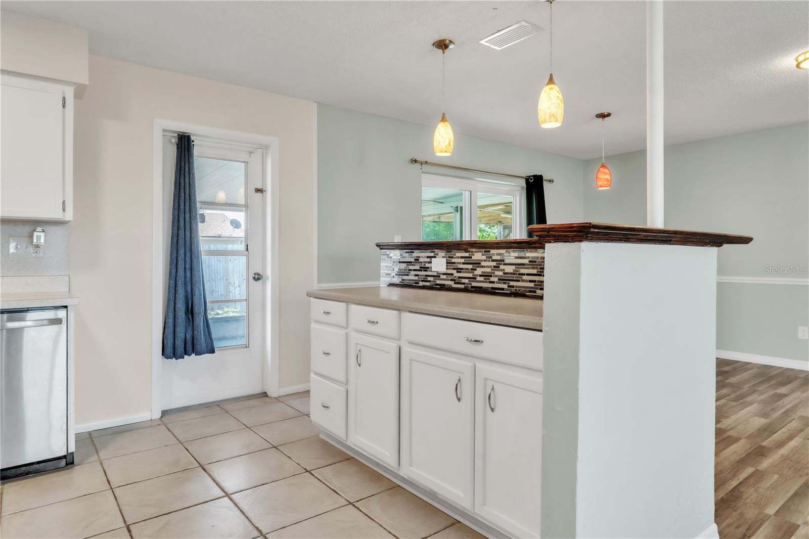 2705 20TH AVENUE DR W