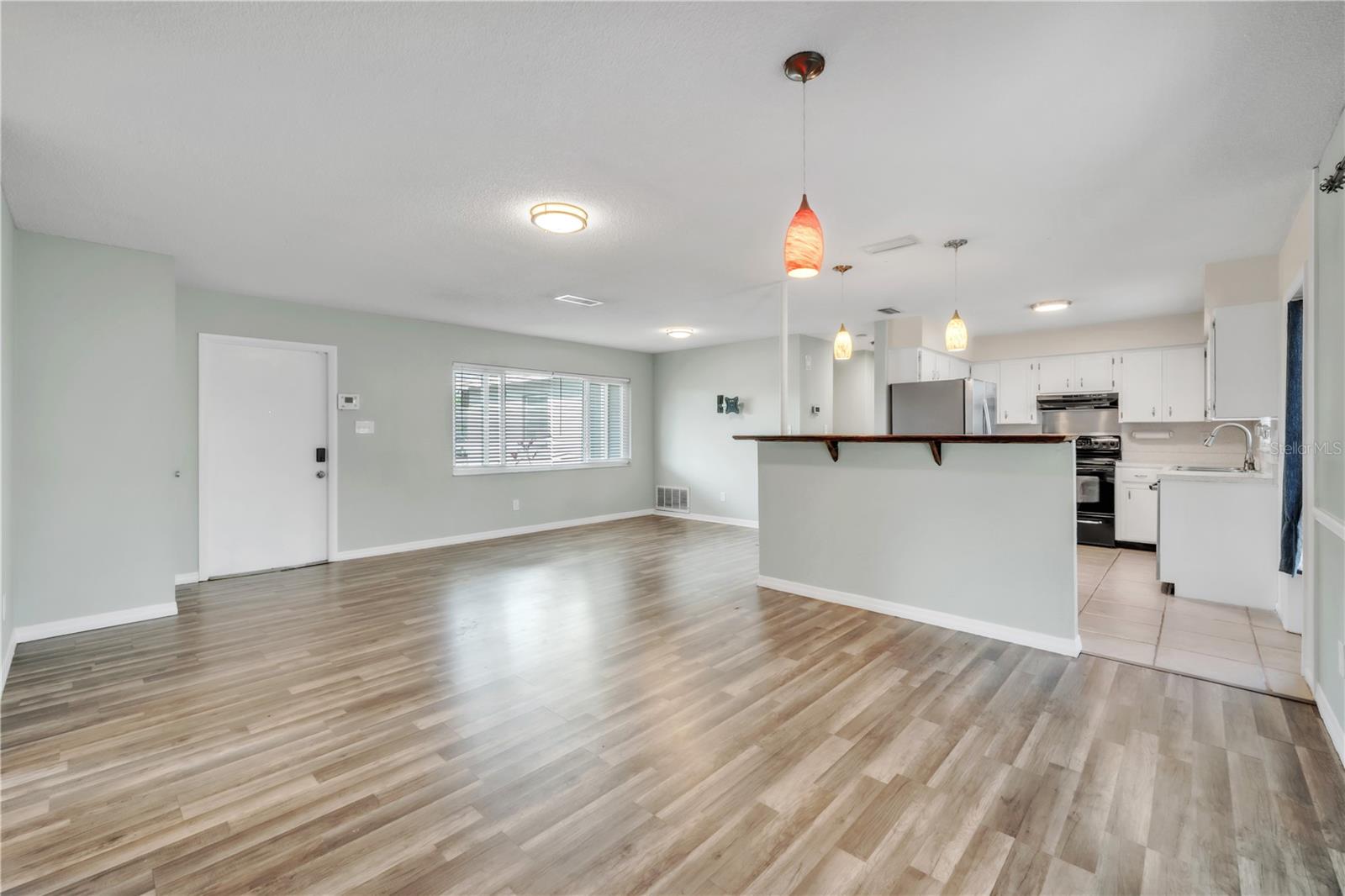 2705 20TH AVENUE DR W