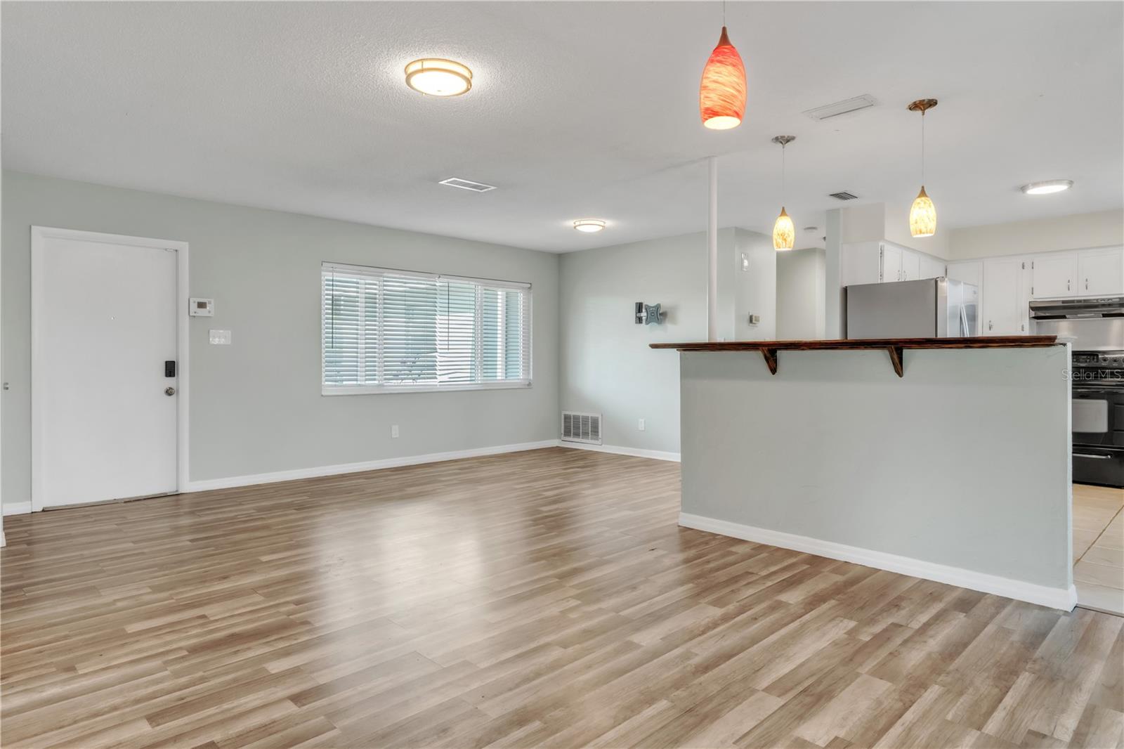 2705 20TH AVENUE DR W