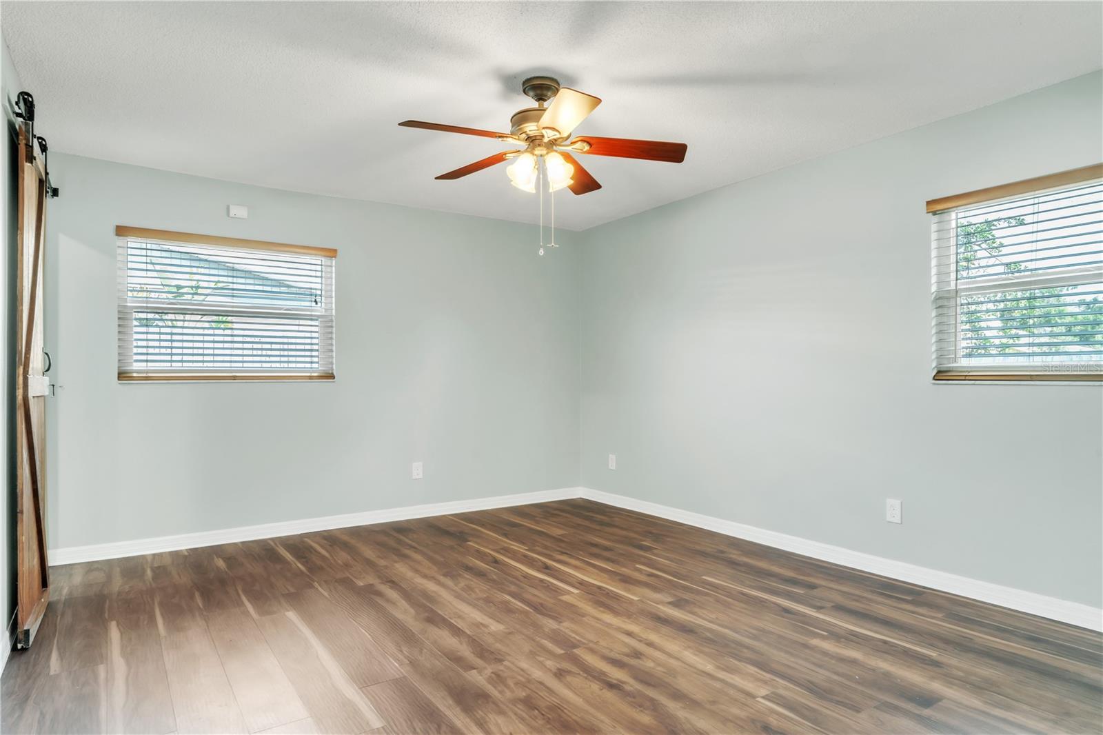 2705 20TH AVENUE DR W