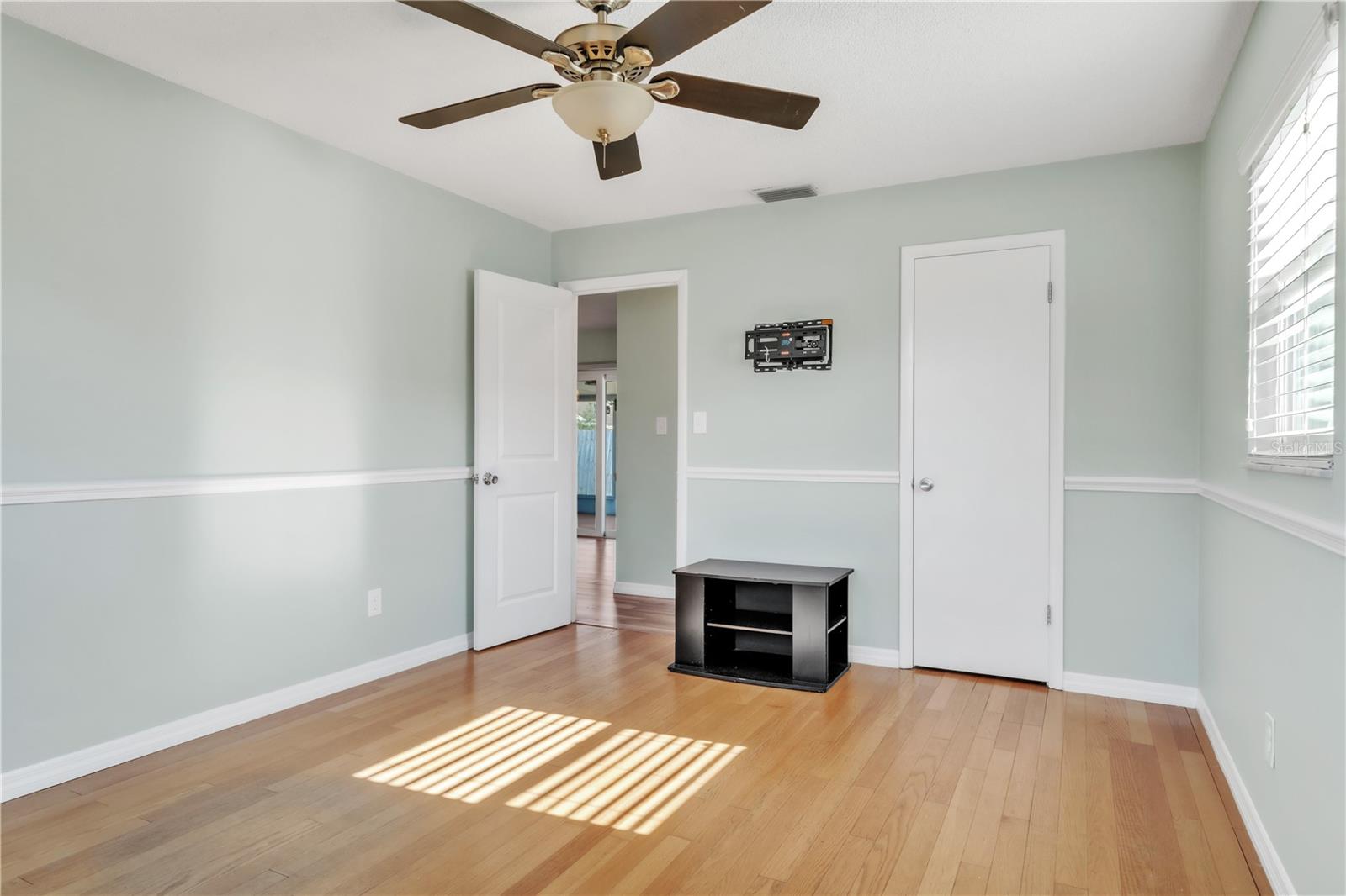 2705 20TH AVENUE DR W