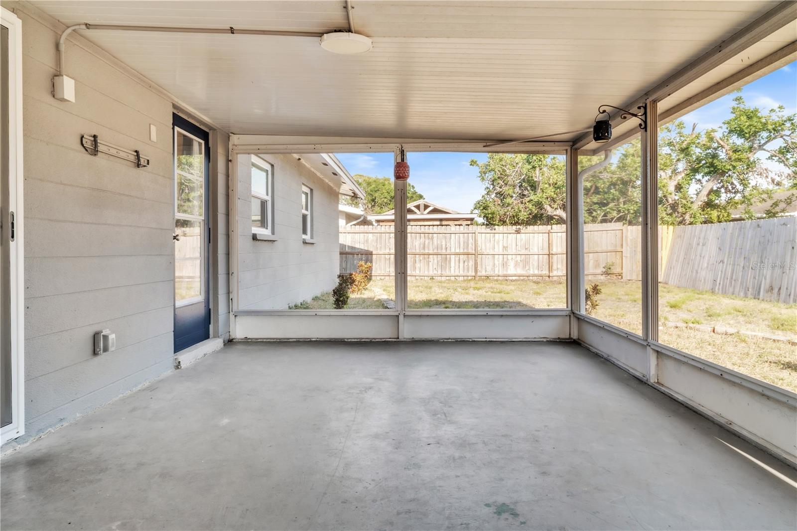 2705 20TH AVENUE DR W