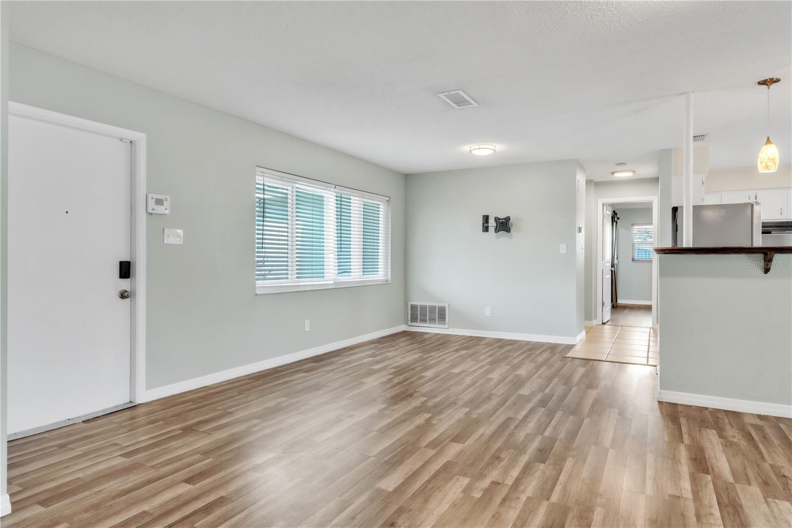 2705 20TH AVENUE DR W