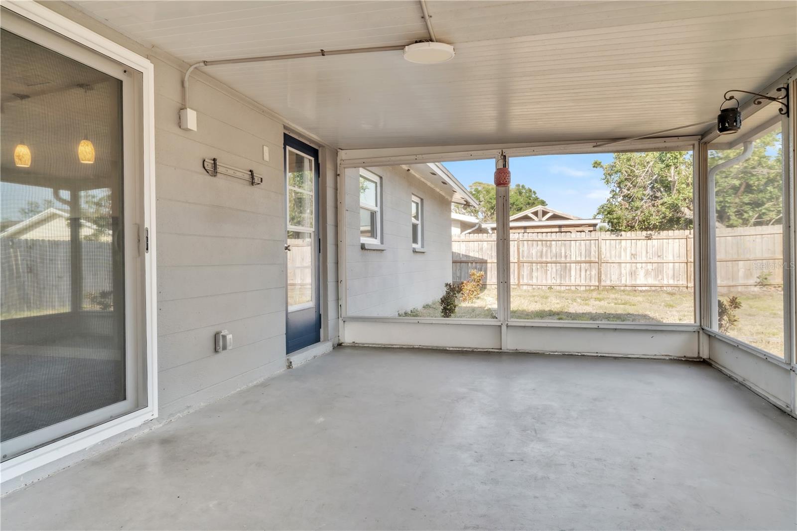 2705 20TH AVENUE DR W