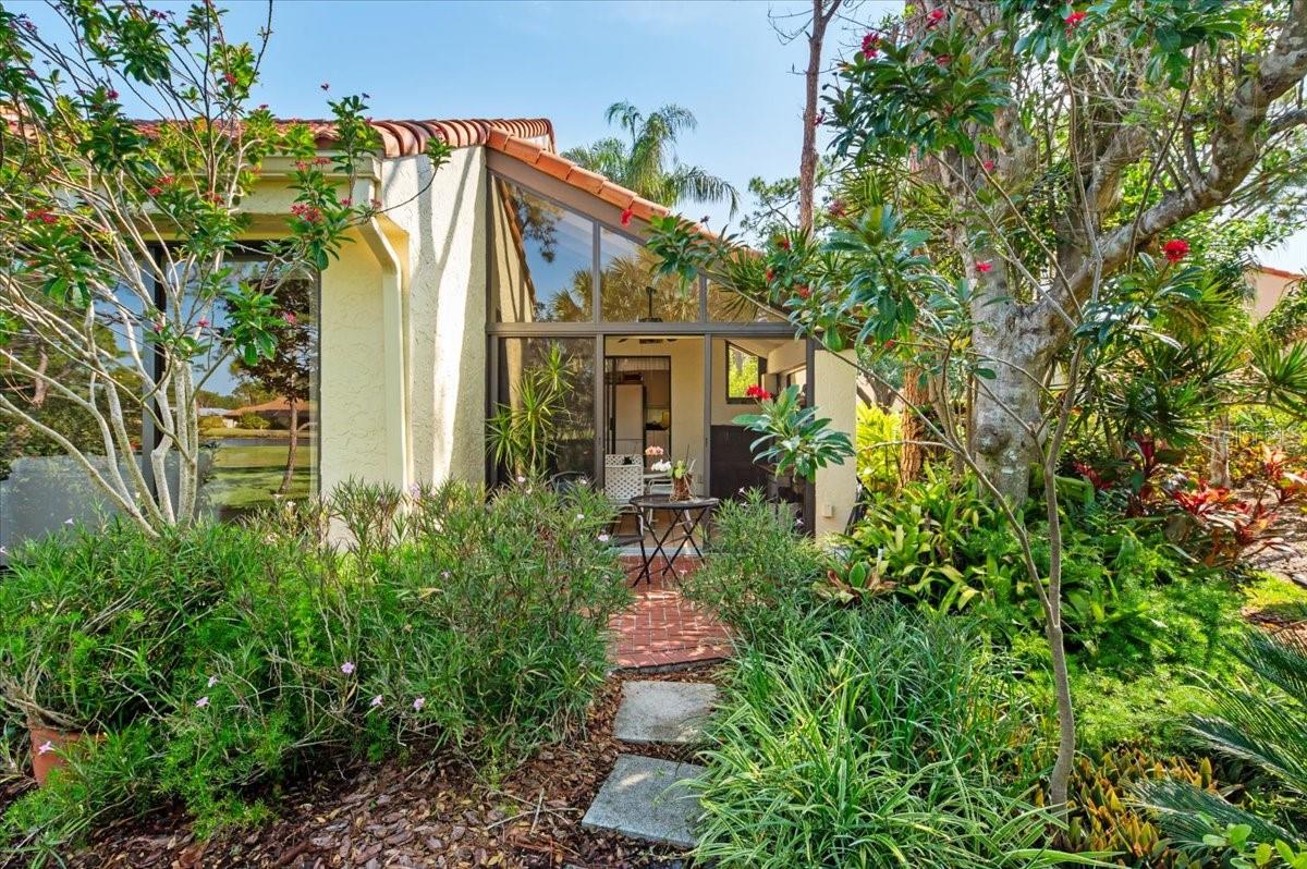 5336 HUNTINGWOOD CT #24