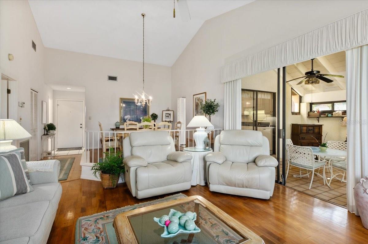 5336 HUNTINGWOOD CT #24