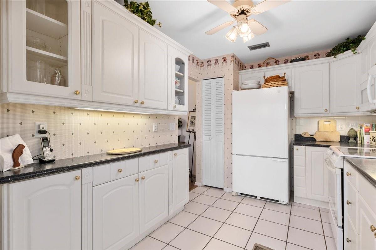 5336 HUNTINGWOOD CT #24